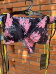 Bikini Negro con Flores Rosas